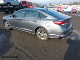 2019 Hyundai Sonata Sport with VIN 5NPE34AF3KH820828, listed as a IAAI auction lot 41015372 with 32,782 mi miles. Bid and sale history available at carsss.com. Image 3.