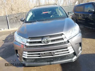 2019 Toyota Highlander LE with VIN 5TDBZRFH7KS978415, listed as a IAAI auction lot 41653130 with 101,245 mi miles and . Bid and sale history available at DreamBid. Image 13.