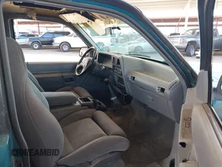 1994 Ford Explorer z VIN 1FMCU22X2RUC98656, wystawiony jako IAAI lot #41775781 z przebiegiem 140 598 mil mil oraz . Historia ofert i sprzedaży dostępna na DreamBid. Obrazek 5.