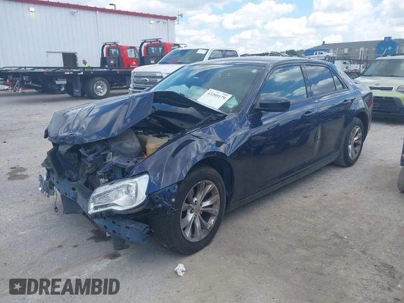 2015 Chrysler 300 Limited z VIN 2C3CCAAG6FH931679, wystawiony jako IAAI lot #42205179 z przebiegiem 209 208 mil mil oraz . Historia ofert i sprzedaży dostępna na DreamBid. Obrazek 17.