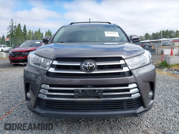 2017 Toyota Highlander Limited with VIN 5TDDZRFH8HS380934, listed as a IAAI auction lot 42630478 with 87,634 mi miles and . Bid and sale history available at DreamBid. Image 12.