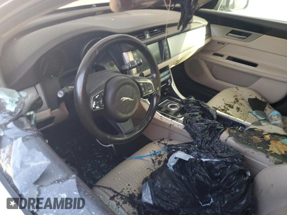 2016 Jaguar XF 35t Prestige with VIN SAJBE4BV1GCY06000, listed as a Copart auction lot 73046304 with 0 mi miles and Salvage Title. Bid and sale history available at carsss.com. Image 8.