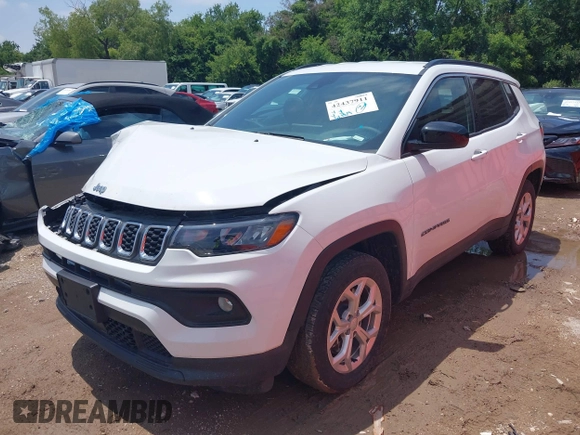 2024 Jeep Compass Latitude with VIN 3C4NJDBN6RT132814, listed as a IAAI auction lot 42437911 with 32,189 mi miles and . Bid and sale history available at DreamBid. Image 17.