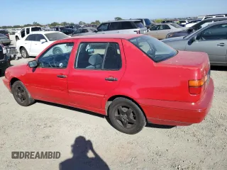 1998 Volkswagen Jetta z VIN 3VWRA81H3WM266221, wystawiony jako Copart lot #73887594 z przebiegiem 223 127 mil mil oraz Czysty tytuł • Clean title. Historia ofert i sprzedaży dostępna na DreamBid. Obrazek 2.