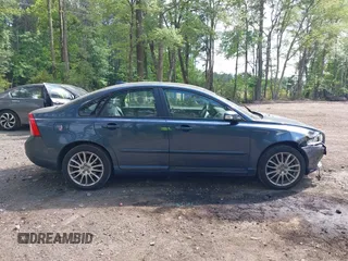 2010 Volvo S40 с VIN YV1390MS9A2490226, выставлен на аукционе IAAI как лот 42234235 с пробегом 111 765 миль миль и . История ставок и продаж доступна на DreamBid. Изображение 12.