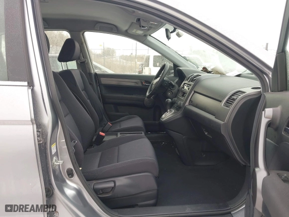 2008 Honda CR-V LX with VIN JHLRE48348C077353, listed as a IAAI auction lot 41586459 with 181,527 mi miles. Bid and sale history available at carsss.com. Image 5.