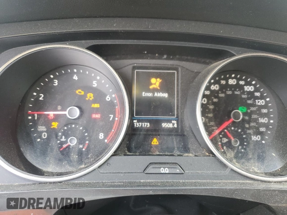 2018 Volkswagen Tiguan S z VIN 3VV1B7AX1JM083571, wystawiony jako Copart lot #54136505 z przebiegiem 137 173 mil mil oraz Szkoda całkowita • Salvage title. Historia ofert i sprzedaży dostępna na DreamBid. Obrazek 9.
