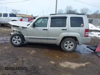 2009 Jeep Liberty Sport with VIN 1J8GN28K59W537290, listed as a IAAI auction lot 41642698 with 135,353 mi miles. Bid and sale history available at carsss.com. Image 15.