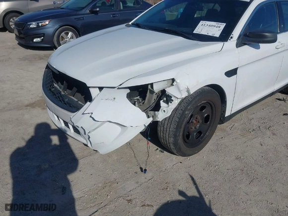 2016 Ford Police Interceptor Sedan with VIN 1FAHP2L89GG138378, listed as a IAAI auction lot 41340948 with 79,462 mi miles. Bid and sale history available at carsss.com. Image 6.