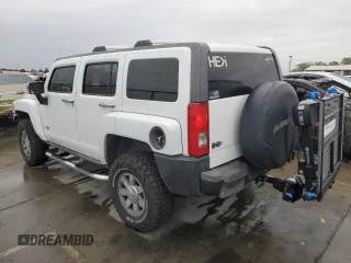 2009 Hummer H3 SUV with VIN 5GTEN13E298115856, listed as a Copart auction lot 81994024 with 303,563 mi miles and Clean Title. Bid and sale history available at carsss.com. Image 2.