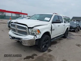 2018 Ram 1500 Big Horn z VIN 1C6RR7LT2JS179408, wystawiony jako IAAI lot #42271437 z przebiegiem 151 010 mil mil oraz . Historia ofert i sprzedaży dostępna na DreamBid. Obrazek 2.
