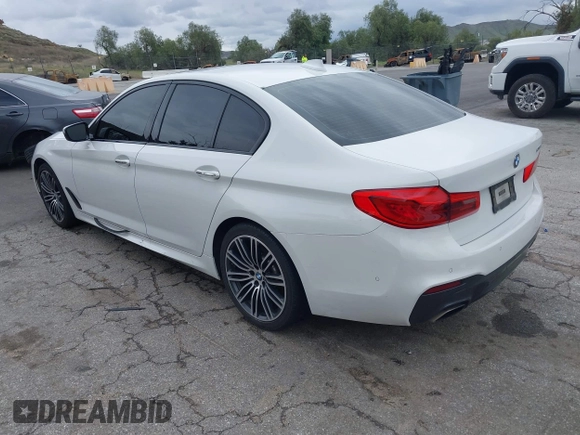 2018 BMW 5 Series 530i z VIN WBAJA5C54JG898565, wystawiony jako IAAI lot #41745230 z przebiegiem 123 776 mil mil oraz . Historia ofert i sprzedaży dostępna na DreamBid. Obrazek 3.