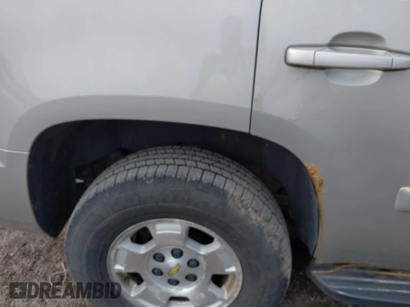 2008 Chevrolet Tahoe 3LT with VIN 1GNFK13058J103613, listed as a IAAI auction lot 42452094 with 221,408 mi miles and . Bid and sale history available at DreamBid. Image 16.