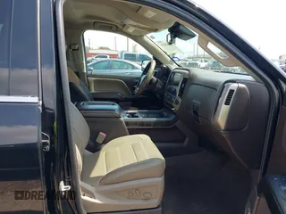 2015 GMC Sierra 1500 Denali z VIN 3GTU2WEJ9FG386812, wystawiony jako IAAI lot #42381651 z przebiegiem 138 009 mil mil oraz . Historia ofert i sprzedaży dostępna na DreamBid. Obrazek 5.
