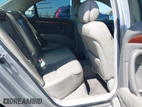 2005 Acura RL with VIN JH4KB16545C016170, listed as a IAAI auction lot 42164148 with 267,166 mi miles and . Bid and sale history available at DreamBid. Image 8.