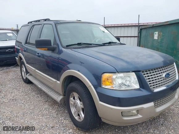 2005 Ford Expedition Eddie Bauer with VIN 1FMFU17525LA87052, listed as a IAAI auction lot 42042940 with 226,105 mi miles. Bid and sale history available at carsss.com. Image 1.