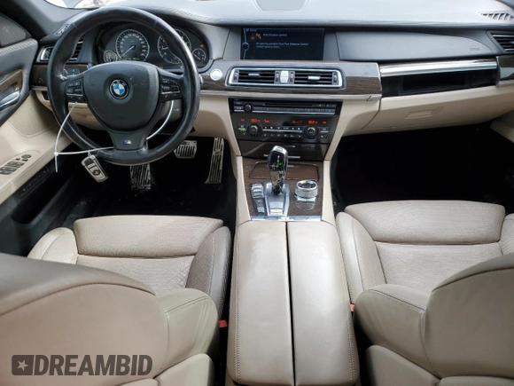 2010 BMW 7 Series 750i xDrive z VIN WBAKC6C56ACL67878, wystawiony jako Copart lot #45727215 z przebiegiem 251 789 mil mil oraz Szkoda całkowita • Salvage title. Historia ofert i sprzedaży dostępna na DreamBid. Obrazek 8.