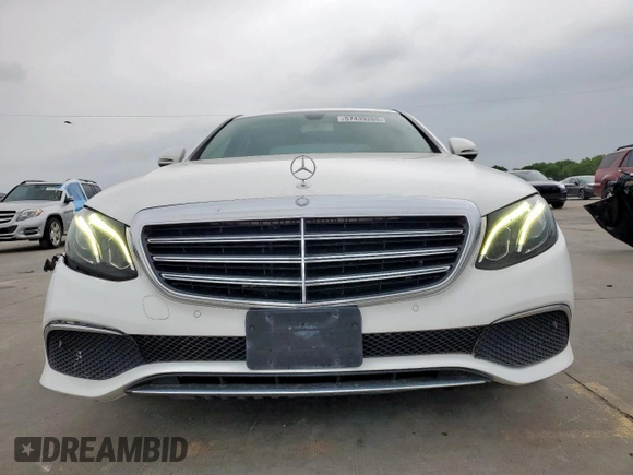 2017 Mercedes-Benz E 300 Luxury z VIN WDDZF4JBXHA191533, wystawiony jako Copart lot #57439265 z przebiegiem 93 125 mil mil oraz Czysty tytuł • Clean title. Historia ofert i sprzedaży dostępna na DreamBid. Obrazek 5.