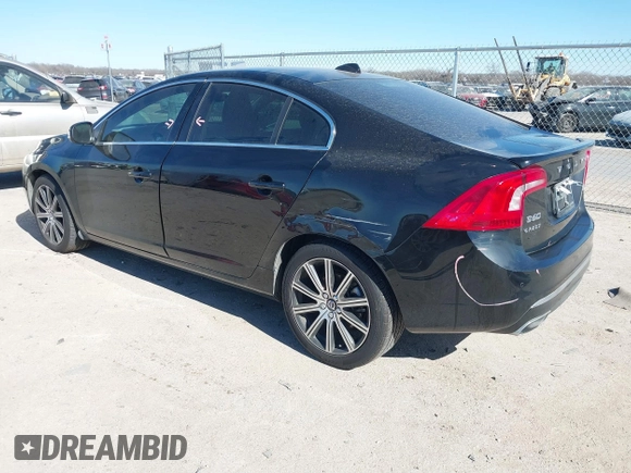 2018 Volvo S60 Inscription Platinum with VIN LYV402HM1JB156380, listed as a IAAI auction lot 41408529 with 106,933 mi miles. Bid and sale history available at carsss.com. Image 3.