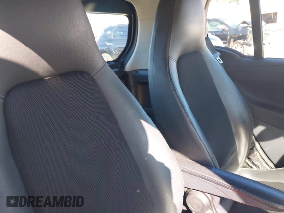 2014 Smart fortwo Pure with VIN WMEEJ3BA0EK740736, listed as a IAAI auction lot 41446173 with 68,530 mi miles and . Bid and sale history available at DreamBid. Image 8.