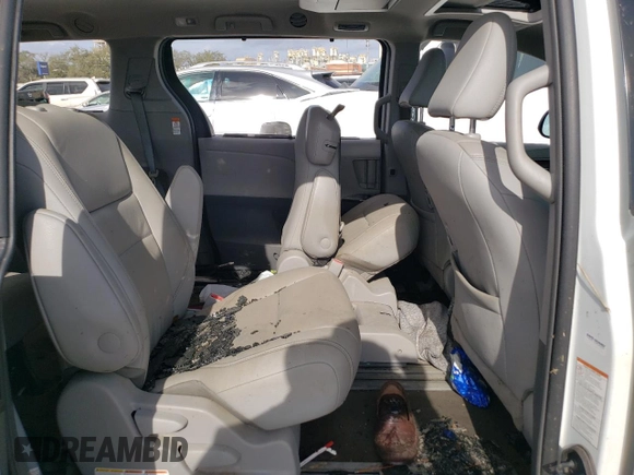 2019 Toyota Sienna XLE Auto Access Seat z VIN 5TDYZ3DC3KS971766, wystawiony jako Copart lot #44809945 z przebiegiem Nie podano mil oraz Szkoda całkowita • Salvage title. Historia ofert i sprzedaży dostępna na DreamBid. Obrazek 11.