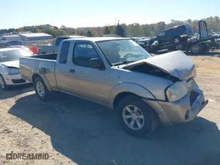 2001 Nissan Frontier 2WD XE with VIN 1N6DD26S61C309401, listed as a IAAI auction lot 40696750 with 221,948 mi miles. Bid and sale history available at carsss.com. Image 1.