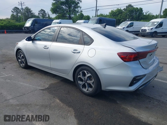 2021 Kia Forte LXS z VIN 3KPF24AD0ME290833, wystawiony jako IAAI lot #42218490 z przebiegiem 102 122 mil mil oraz . Historia ofert i sprzedaży dostępna na DreamBid. Obrazek 3.