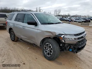 2022 Ford Expedition XL with VIN 1FMJU1GT7NEA42539, listed as a Copart auction lot 86118634 with 19,341 mi miles and Salvage Title. Bid and sale history available at carsss.com. Image 4.