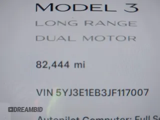 2018 Tesla Model 3 Long Range Battery z VIN 5YJ3E1EB3JF117007, wystawiony jako IAAI lot #41753572 z przebiegiem 82 444 mil mil oraz . Historia ofert i sprzedaży dostępna na DreamBid. Obrazek 15.