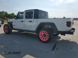 2020 Jeep Gladiator Sport S z VIN 1C6HJTAG8LL121995, wystawiony jako Copart lot #57208555 z przebiegiem 118 545 mil mil oraz Tytuł czysty. Historia ofert i sprzedaży dostępna na DreamBid. Obrazek 2.