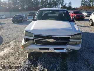 2006 Chevrolet Silverado 1500 LT1 with VIN 1GCEC19Z06Z214933, listed as a Copart auction lot 81550044 with 101,253 mi miles and Salvage Title. Bid and sale history available at carsss.com. Image 5.
