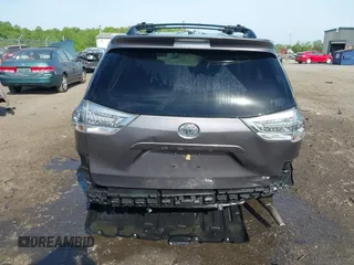 2015 Toyota Sienna SE с VIN 5TDXK3DC5FS640306, выставлен на аукционе IAAI как лот 42109088 с пробегом 162 383 миль миль и . История ставок и продаж доступна на DreamBid. Изображение 17.