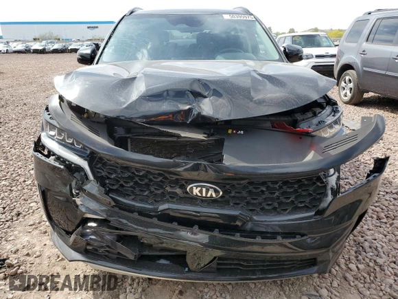 2021 Kia Sorento EX z VIN 5XYRH4LF0MG037220, wystawiony jako Copart lot #50395975 z przebiegiem 76 175 mil mil oraz Szkoda całkowita • Salvage title. Historia ofert i sprzedaży dostępna na DreamBid. Obrazek 5.