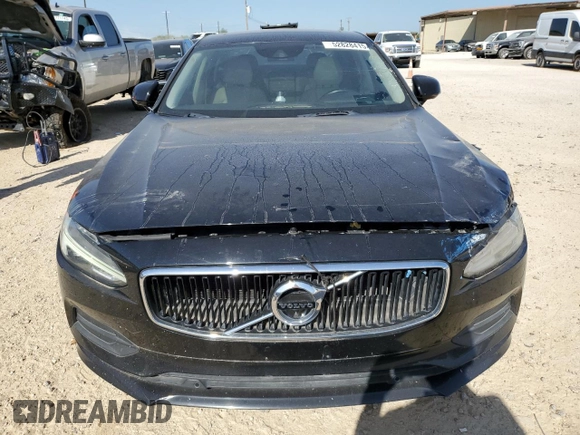 2018 Volvo S90 Momentum with VIN LVY982AK2JP019985, listed as a Copart auction lot 52828415 with 113,029 mi miles and Clean Title. Bid and sale history available at carsss.com. Image 5.