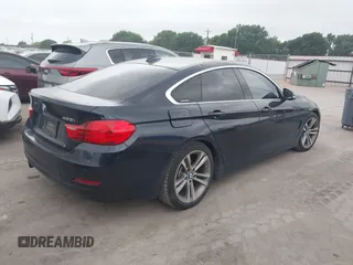 2016 BMW 4 Series 428i z VIN WBA4A9C5XGGL89545, wystawiony jako IAAI lot #41959630 z przebiegiem 61 908 mil mil oraz . Historia ofert i sprzedaży dostępna na DreamBid. Obrazek 4.