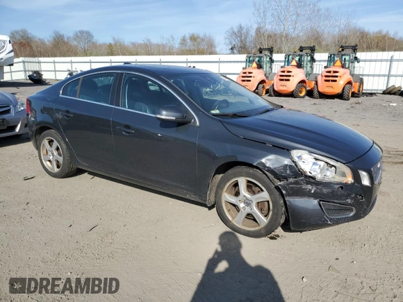 2013 Volvo S60 T5 Premier with VIN YV1612FSXD2230824, listed as a Copart auction lot 54147355 with 139,853 mi miles and Clean Title. Bid and sale history available at carsss.com. Image 4.