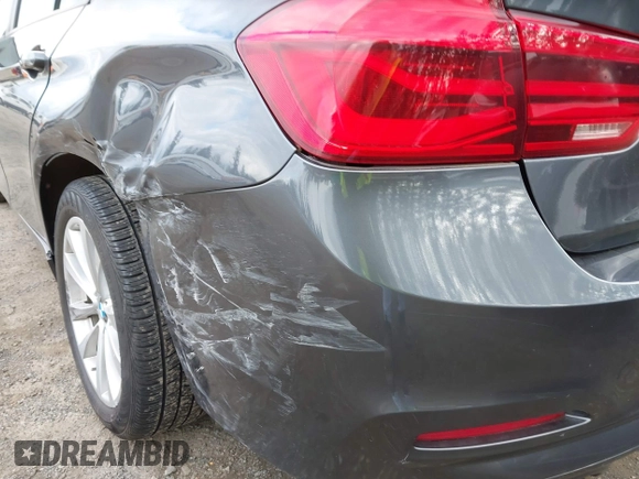 2018 BMW 3 Series 320i xDrive with VIN WBA8E5G53JNV03333, listed as a IAAI auction lot 42018275 with 45,950 mi miles. Bid and sale history available at carsss.com. Image 20.