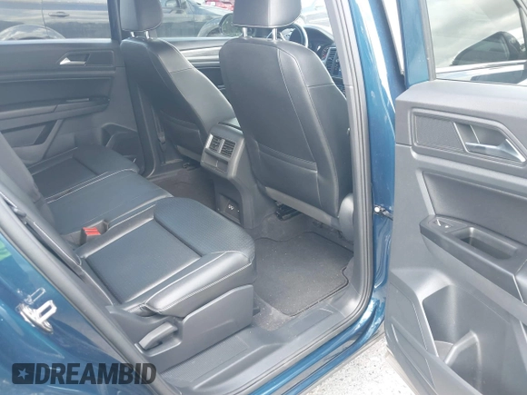 2020 Volkswagen Atlas with VIN 1V21C2CAXLC213034, listed as a IAAI auction lot 42649872 with 72,564 mi miles and . Bid and sale history available at DreamBid. Image 8.