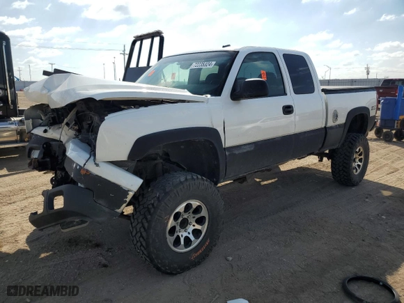 2007 Chevrolet Silverado 1500 Classic LT1 with VIN 1GCEK19Z47Z111552, listed as a Copart auction lot 72235324 with 251,471 mi miles and Salvage Title. Bid and sale history available at carsss.com. Image 1.