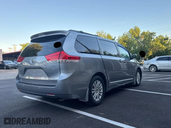 2013 Toyota Sienna XLE AAS with VIN 5TDYK3DC6DS398059, listed as a Copart auction lot 56074325 with 186,212 mi miles and Clean Title. Bid and sale history available at DreamBid. Image 4.