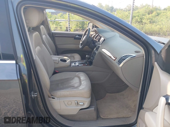 2013 Audi Q7 S line Prestige z VIN WA1DGAFE6DD012295, wystawiony jako IAAI lot #42492714 z przebiegiem 137 062 mil mil oraz . Historia ofert i sprzedaży dostępna na DreamBid. Obrazek 5.