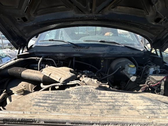 2001 Dodge Ram 1500 with VIN 1B7HC13Y11J562437, listed as a Copart auction lot 52826525 with 202,170 mi miles and Clean Title. Bid and sale history available at carsss.com. Image 7.