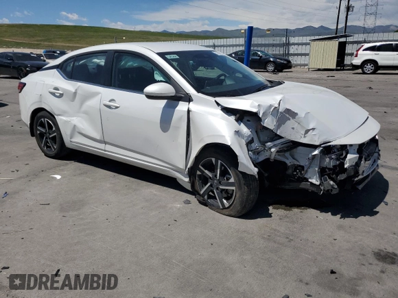2024 Nissan Sentra SV z VIN 3N1AB8CV3RY224745, wystawiony jako Copart lot #57829955 z przebiegiem 25 449 mil mil oraz Szkoda całkowita • Salvage title. Historia ofert i sprzedaży dostępna na DreamBid. Obrazek 4.