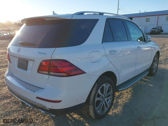 2018 Mercedes-Benz GLE with VIN 4JGDA5HB8JB041026, listed as a IAAI auction lot 41427715 with NaN miles. Bid and sale history available at carsss.com. Image 4.