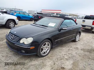 2004 Mercedes-Benz CLK 500 z VIN WDBTK75G24T012126, wystawiony jako IAAI lot #41514021 z przebiegiem 135 901 mil mil oraz . Historia ofert i sprzedaży dostępna na DreamBid. Obrazek 2.