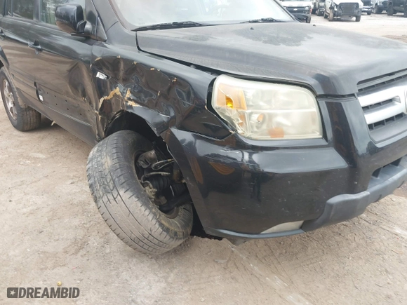 2006 Honda Pilot EX-L with RES with VIN 5FNYF28656B018946, listed as a IAAI auction lot 41539048 with 193,923 mi miles. Bid and sale history available at carsss.com. Image 6.