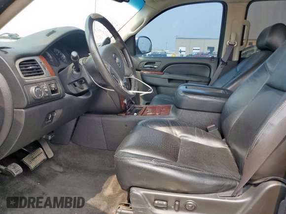 2012 Chevrolet Avalanche LTZ with VIN 3GNMCGE04CG187356, listed as a Copart auction lot 57322005 with 201,268 mi miles and Clean title. Bid and sale history available at DreamBid. Image 7.