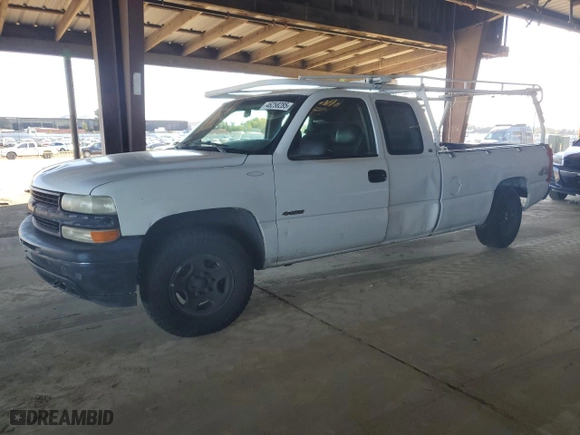 2000 Chevrolet Silverado 1500 LT with VIN 1GCEK19T9YE157205, listed as a Copart auction lot 46258285 with 243,139 mi miles and Clean Title. Bid and sale history available at carsss.com. Image 1.