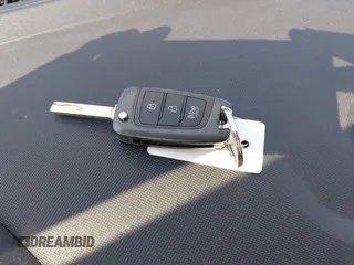 2022 Hyundai Venue SEL z VIN KMHRC8A32NU194242, wystawiony jako IAAI lot #42542113 z przebiegiem 22 869 mil mil oraz . Historia ofert i sprzedaży dostępna na DreamBid. Obrazek 11.