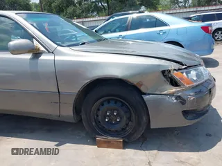 1997 Lexus ES 300 с VIN JT8BF22G8V5004366, выставлен на аукционе IAAI как лот 42298289 с пробегом 376 934 миль миль и . История ставок и продаж доступна на DreamBid. Изображение 19.